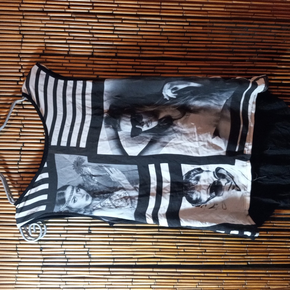 Black white photo tee